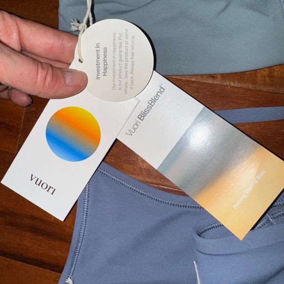 Vuori Blue Heron or Vintage Pistachio NWT Sports Bra - Picture 4 of 11